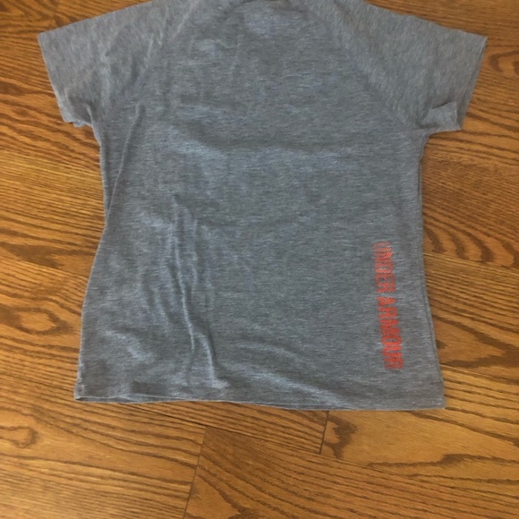 Four flattering and comfy workout tops (three are brand new) size S and a sz Med - Picture 9 of 10